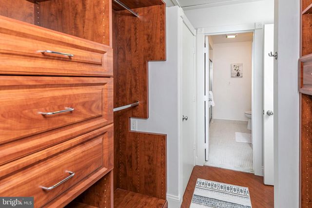5 ACADEMY CT, Pennington, NJ 08534