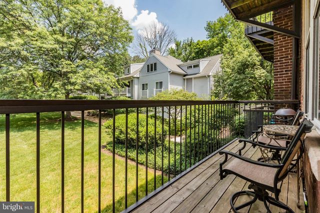 5 ACADEMY CT, Pennington, NJ 08534