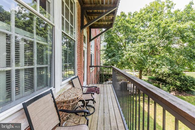 5 ACADEMY CT, Pennington, NJ 08534