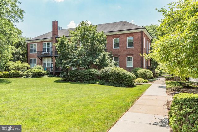 5 ACADEMY CT, Pennington, NJ 08534