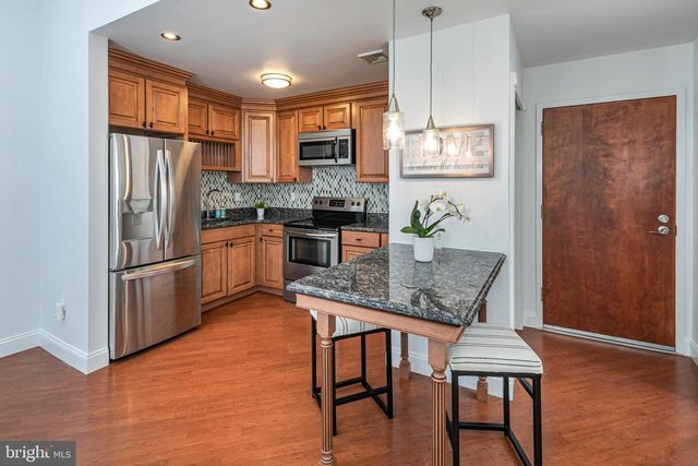 5 ACADEMY CT, Pennington, NJ 08534