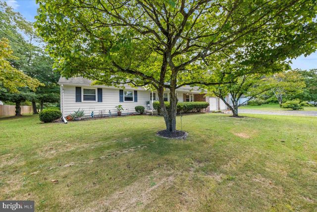 10 NEW LISBON RD, Pemberton, NJ 08068