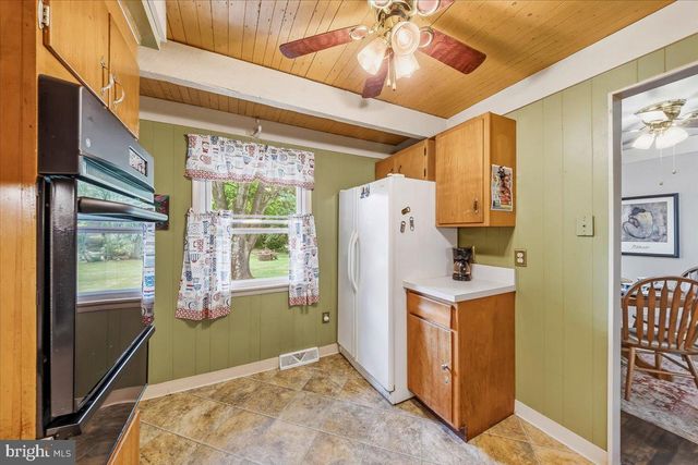 10 NEW LISBON RD, Pemberton, NJ 08068