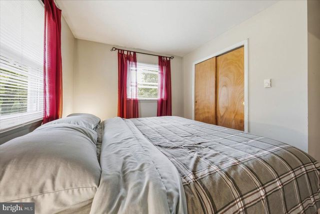 10 NEW LISBON RD, Pemberton, NJ 08068