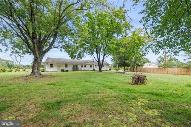 10 NEW LISBON RD, Pemberton, NJ 08068