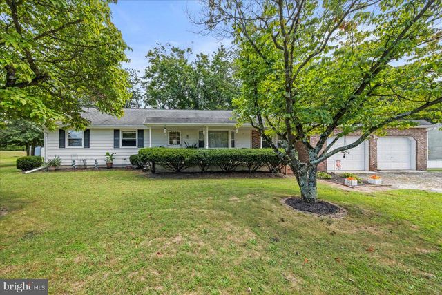 10 NEW LISBON RD, Pemberton, NJ 08068