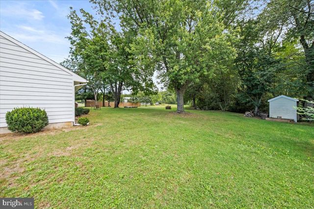 10 NEW LISBON RD, Pemberton, NJ 08068