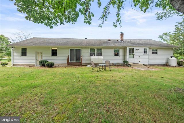 10 NEW LISBON RD, Pemberton, NJ 08068