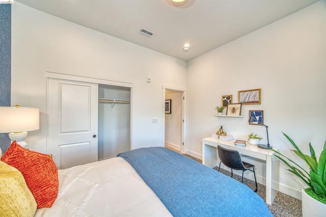 28925 Parkridge Loop 78, Hayward, CA 94544
