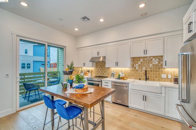 28925 Parkridge Loop 78, Hayward, CA 94544