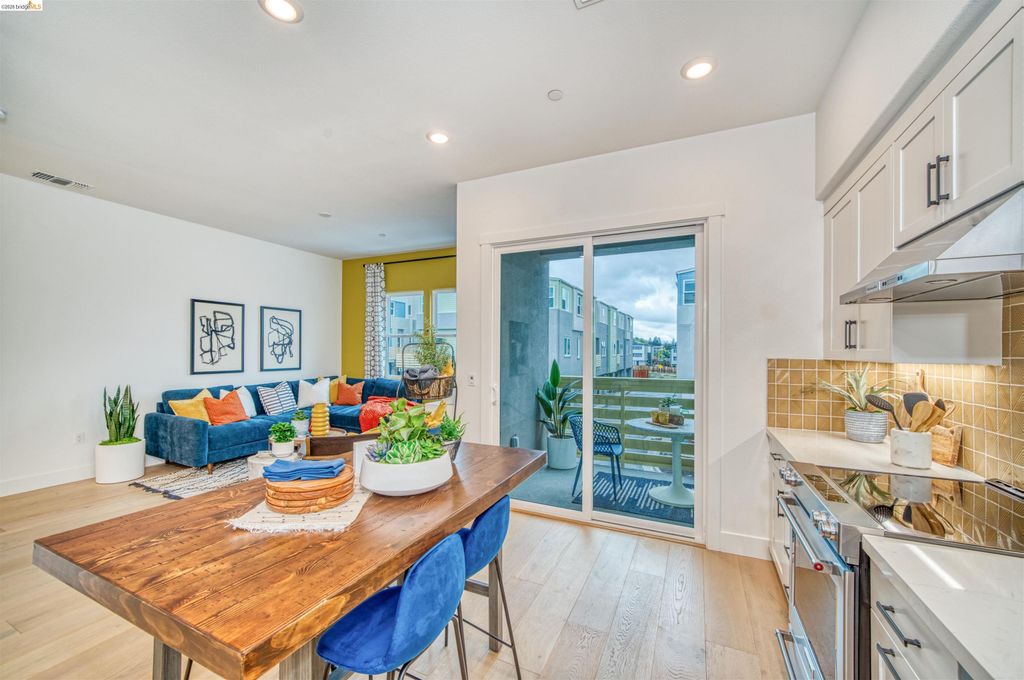 28925 Parkridge Loop 78, Hayward, CA 94544