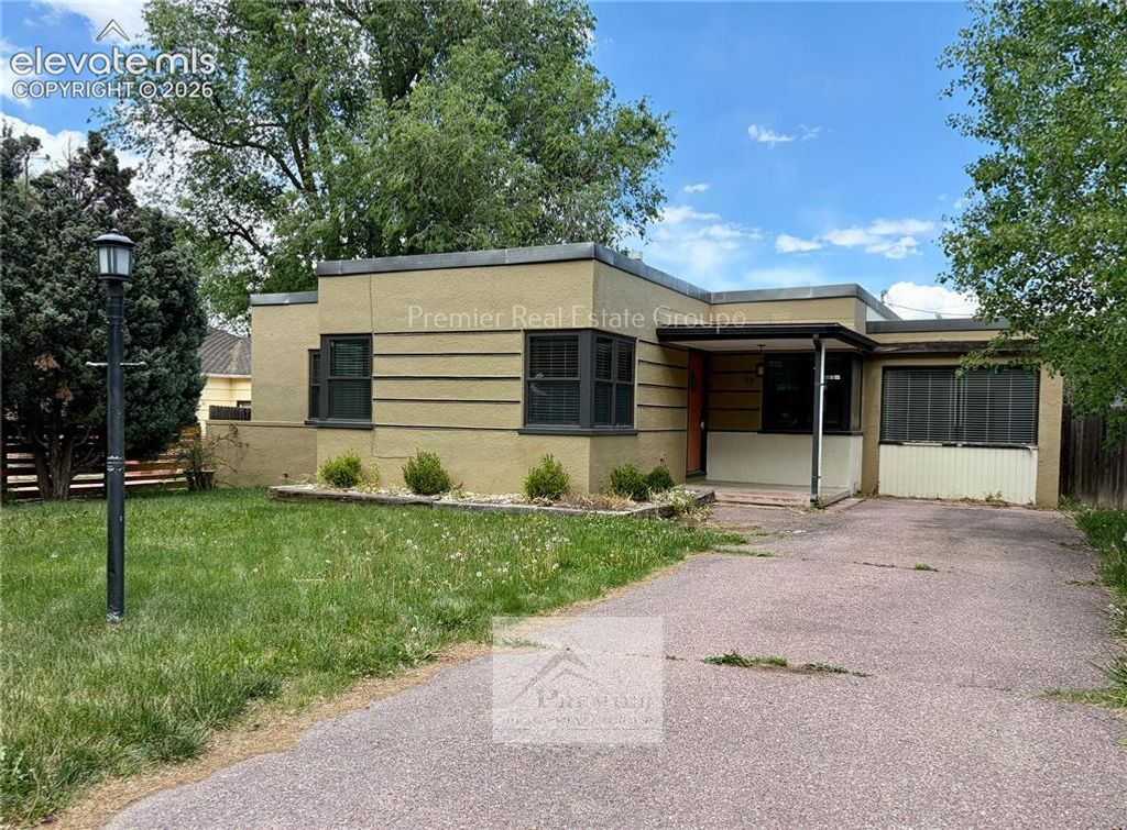 17 Alsace Way, Colorado Springs, CO 80906