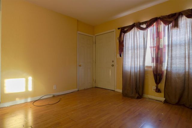 5725 N 60th STREET, Milwaukee, WI 53218