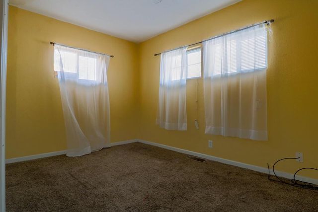 5725 N 60th STREET, Milwaukee, WI 53218