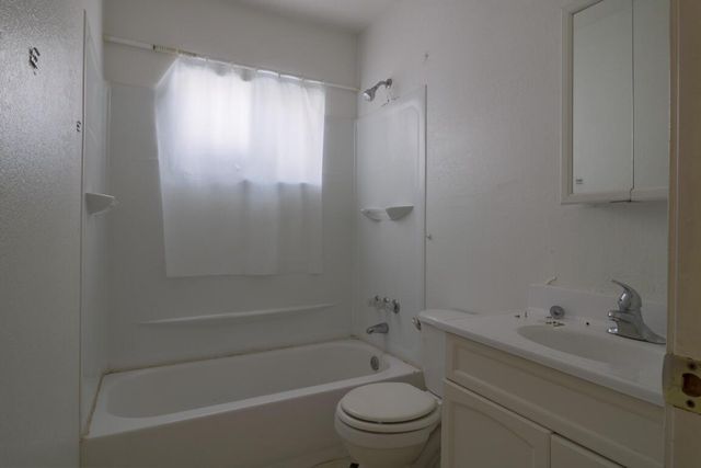 5725 N 60th STREET, Milwaukee, WI 53218