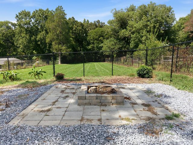 1522 Mooresville Road, Salisbury, NC 28147