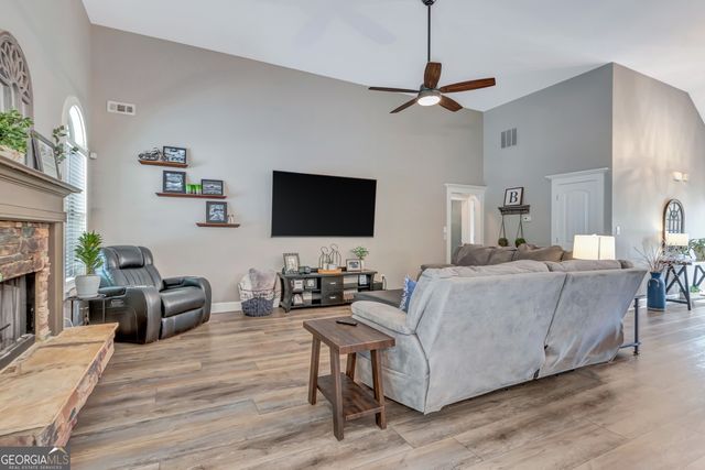 138 Magnolia Place Drive, Senoia, GA 30276