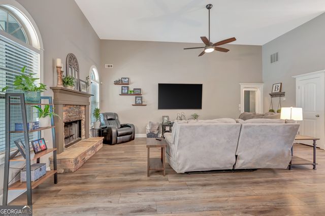 138 Magnolia Place Drive, Senoia, GA 30276