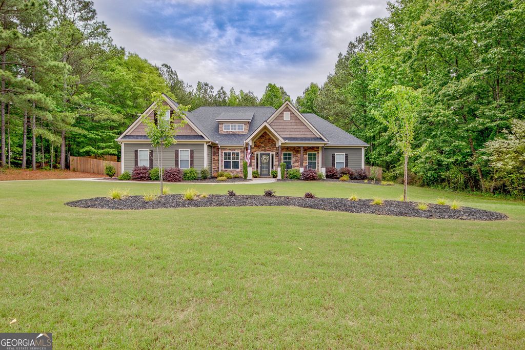 138 Magnolia Place Drive, Senoia, GA 30276