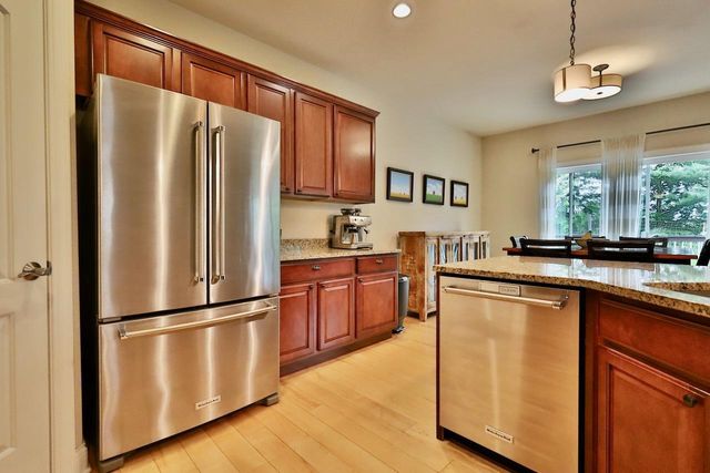 1122 Willow Run, Verona, WI 53593