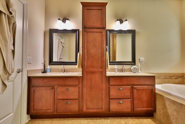 1122 Willow Run, Verona, WI 53593