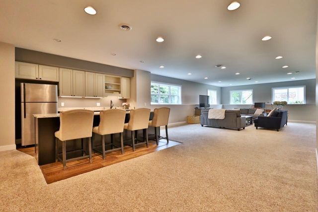 1122 Willow Run, Verona, WI 53593