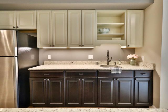 1122 Willow Run, Verona, WI 53593