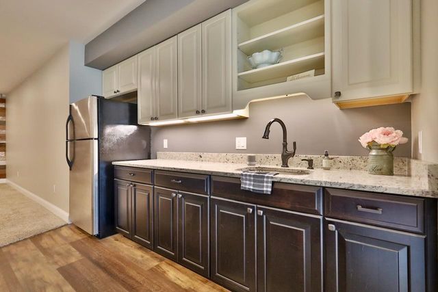 1122 Willow Run, Verona, WI 53593