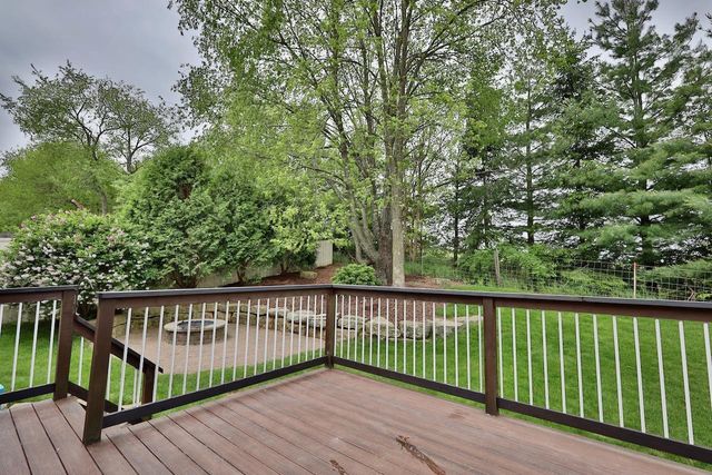 1122 Willow Run, Verona, WI 53593