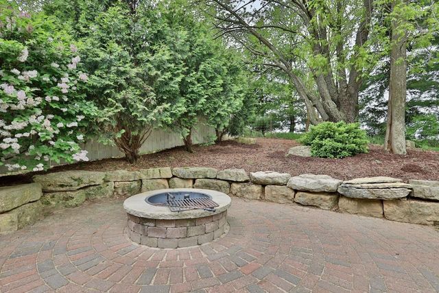 1122 Willow Run, Verona, WI 53593