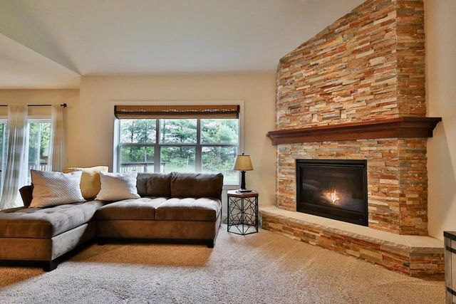 1122 Willow Run, Verona, WI 53593