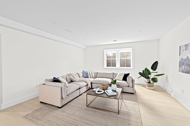 17 Glenland, Brookline, MA 02467