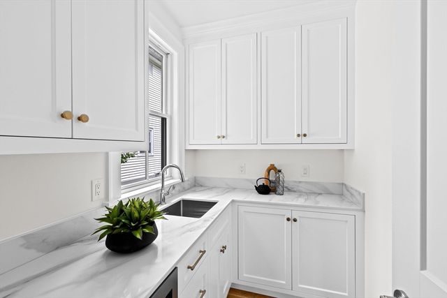 17 Glenland, Brookline, MA 02467