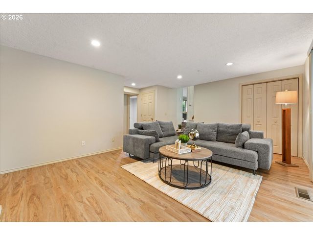 12777 Se 128TH Ave, Happy Valley, OR 97086