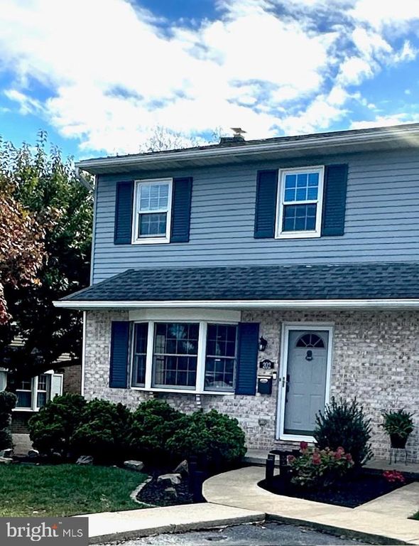202 POPODICKON DR, Boyertown, PA 19512