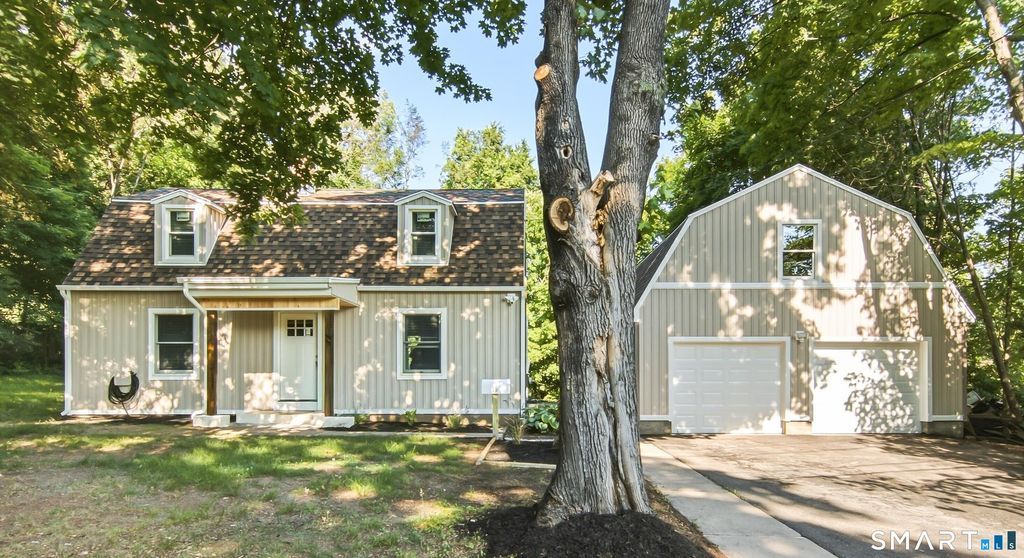 16 Deepwood Drive, Cheshire, CT 06410