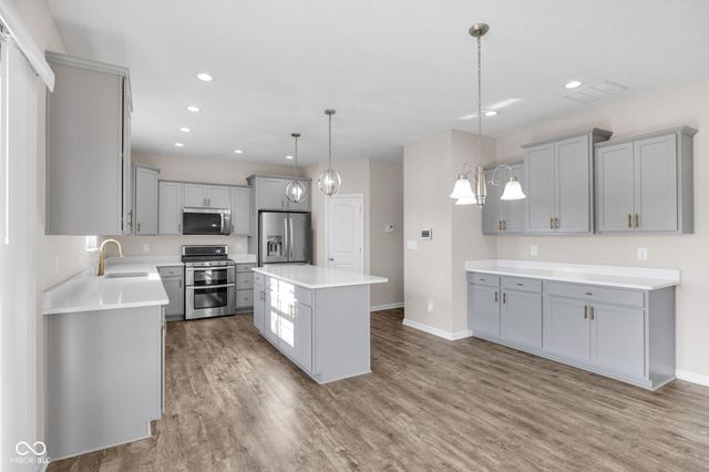 3317 S Ansley Drive, New Palestine, IN 46163