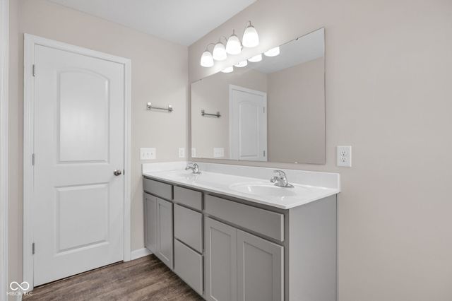 3317 S Ansley Drive, New Palestine, IN 46163
