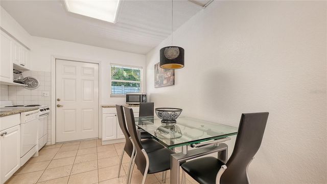 1749 HILLVIEW STREET 1, Sarasota, FL 34239