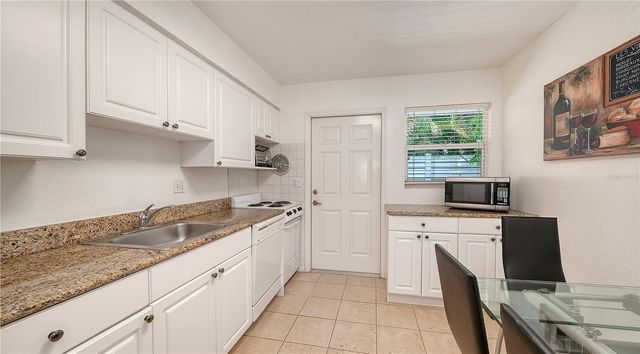 1749 HILLVIEW STREET 1, Sarasota, FL 34239