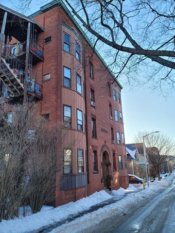 29 William St 22, Worcester, MA 01609