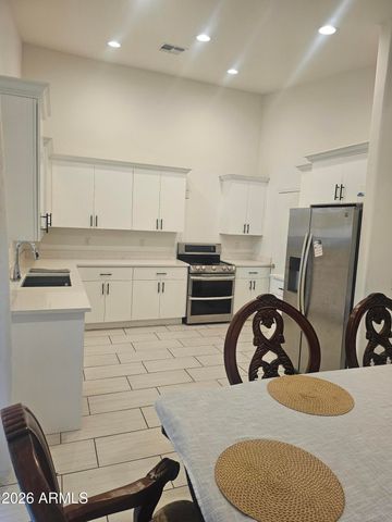 3021 W ALMERIA Road, Phoenix, AZ 85009