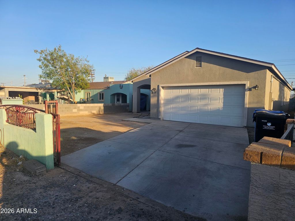 3021 W ALMERIA Road, Phoenix, AZ 85009 — photo 2