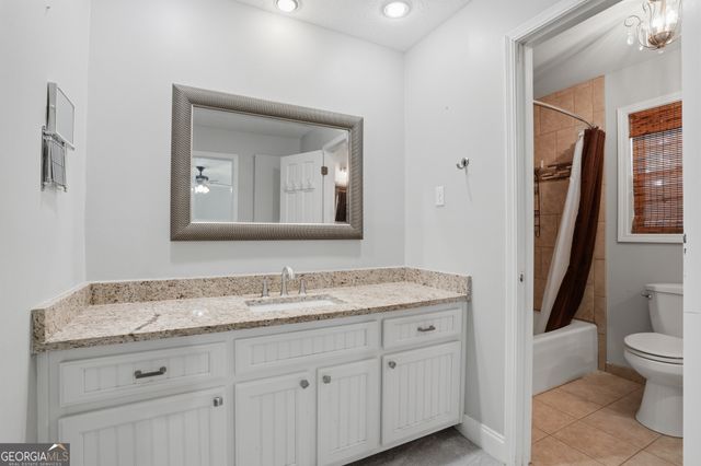 402 Emily Drive SW, Lilburn, GA 30047