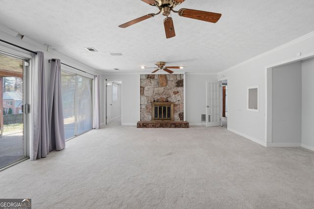 402 Emily Drive SW, Lilburn, GA 30047