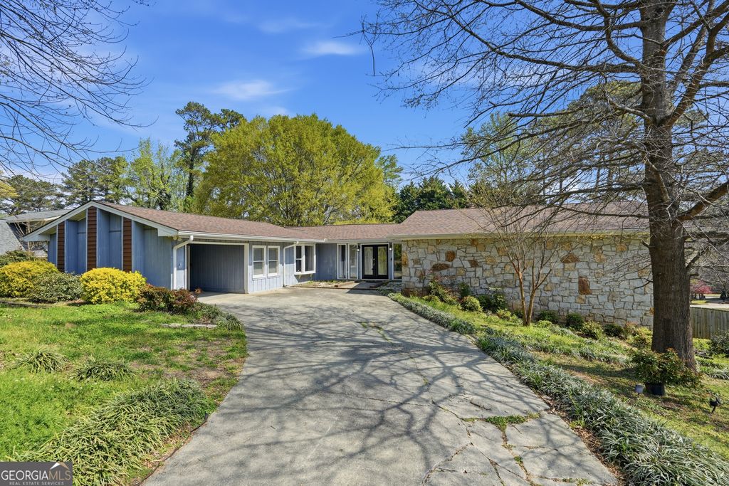 402 Emily Drive SW, Lilburn, GA 30047