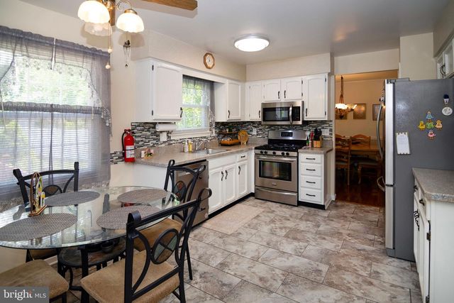 17 STAFFORD PL, Sicklerville, NJ 08081