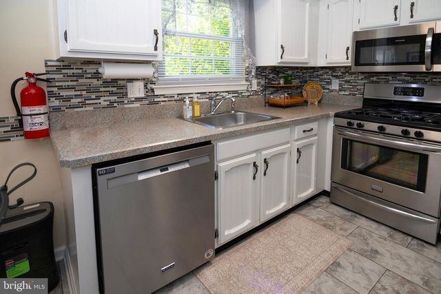 17 STAFFORD PL, Sicklerville, NJ 08081