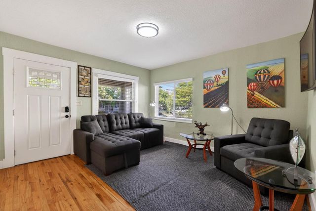 4330 3rd Ave, Sacramento, CA 95817