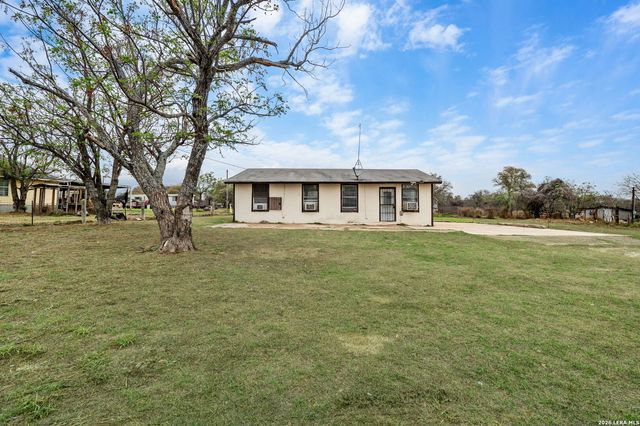 844 County Road 6846, Lytle, TX 78052